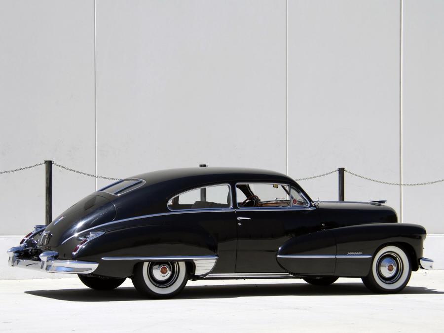 Cadillac Series 62 Club Coupe 1946 года  (фото 10 из 10)